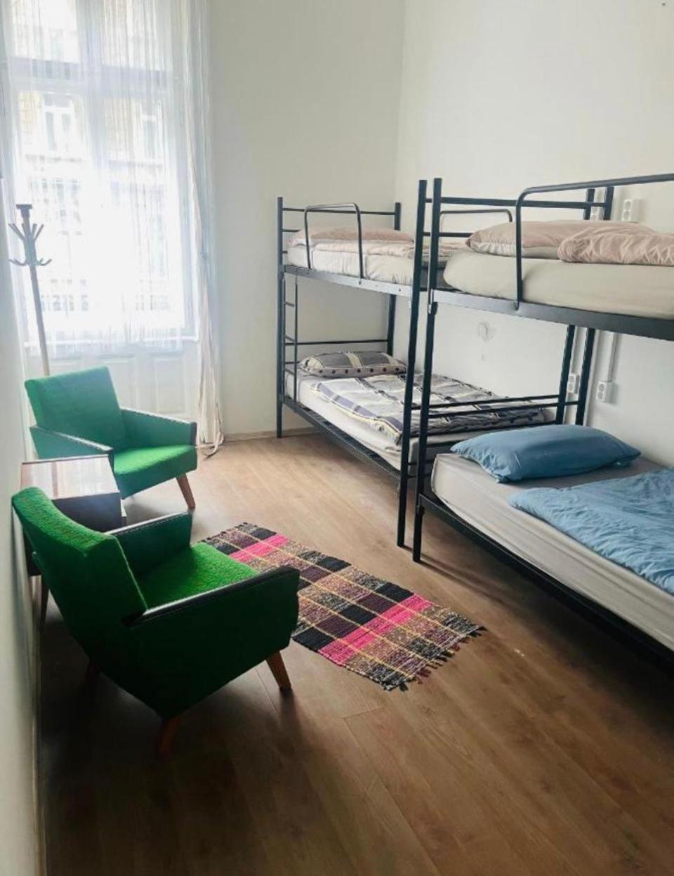 Doxie Rooms And Beds Budapest Esterno foto